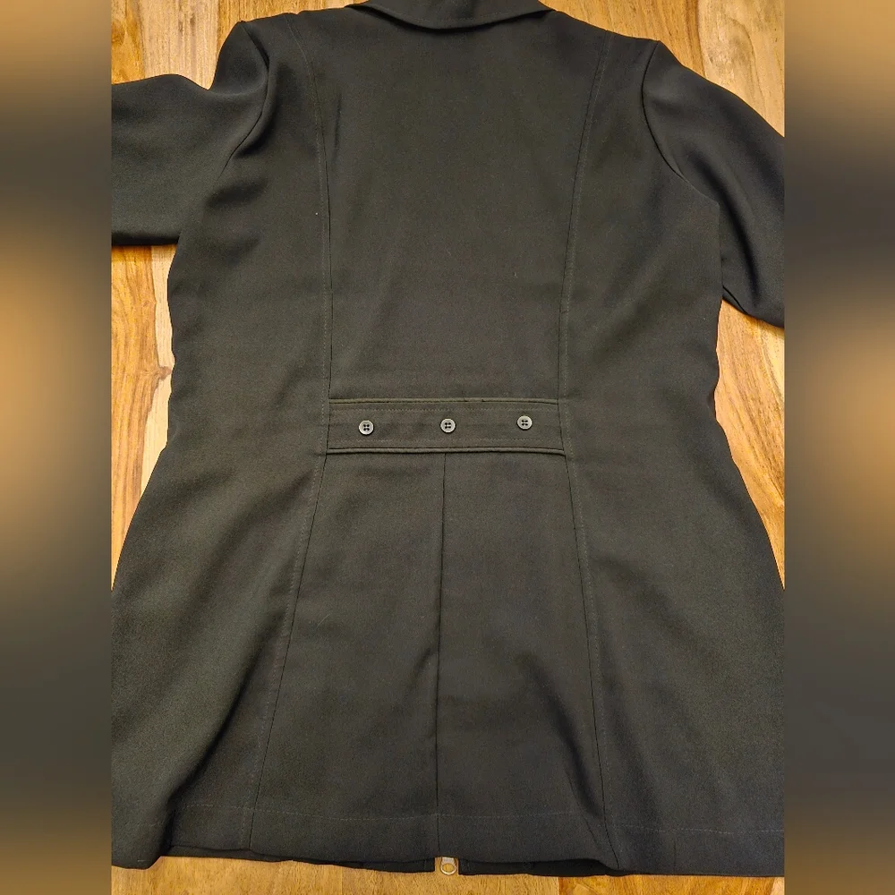 Uniform - Picture 4 of 4
